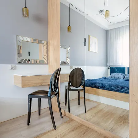 Golden - Great Location - Cozy And Bright&gdanska 아파트 *