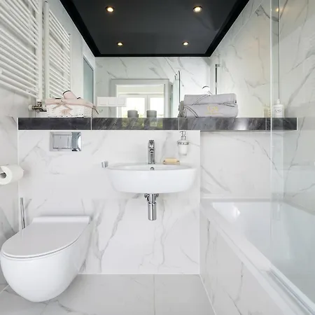 Golden - Great Location - Cozy And Bright&gdanska 아파트 우치